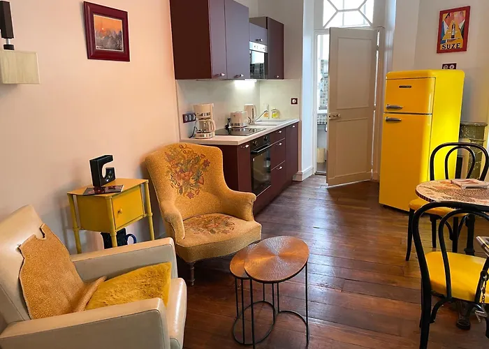 Meuble De Tourisme Art§vintage * أُلورو سات ماري